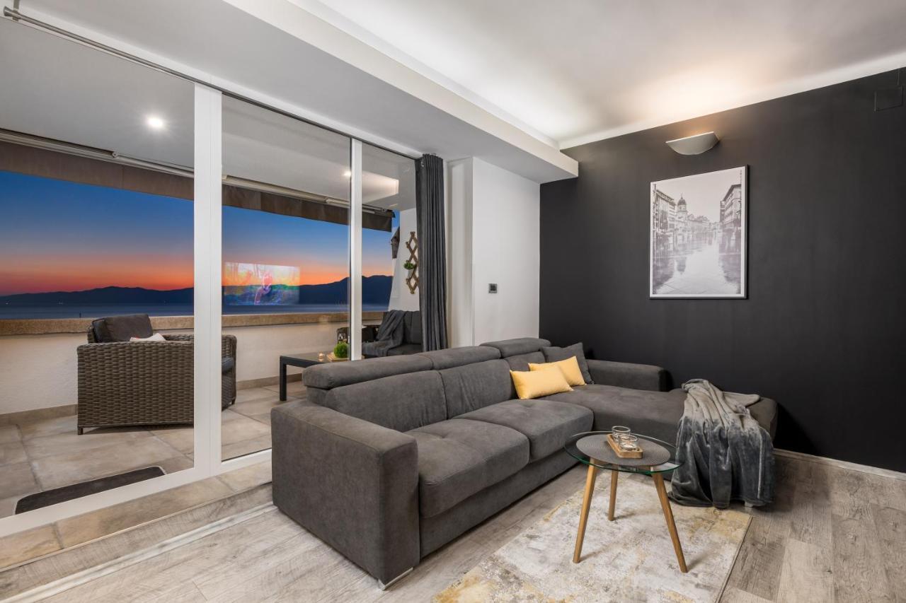 Lux Apartment Sky View Rijeka Exteriör bild